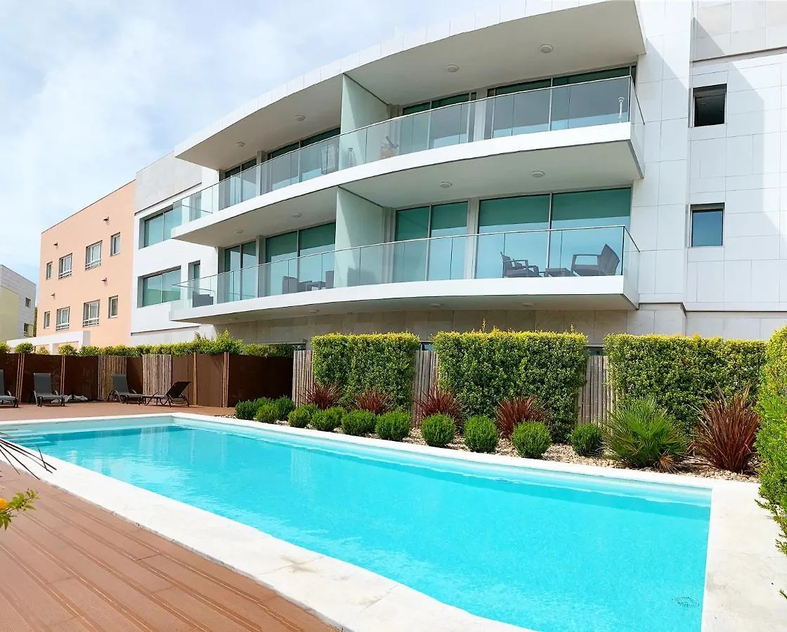 Cascais Avenida Loft- By Onartstays contacts